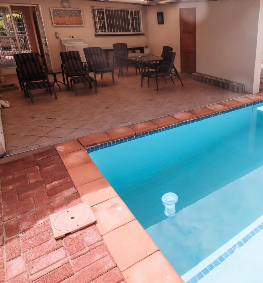 Menlyn Maine: The Exquisite Lunette Pretoria-Noord Esterno foto
