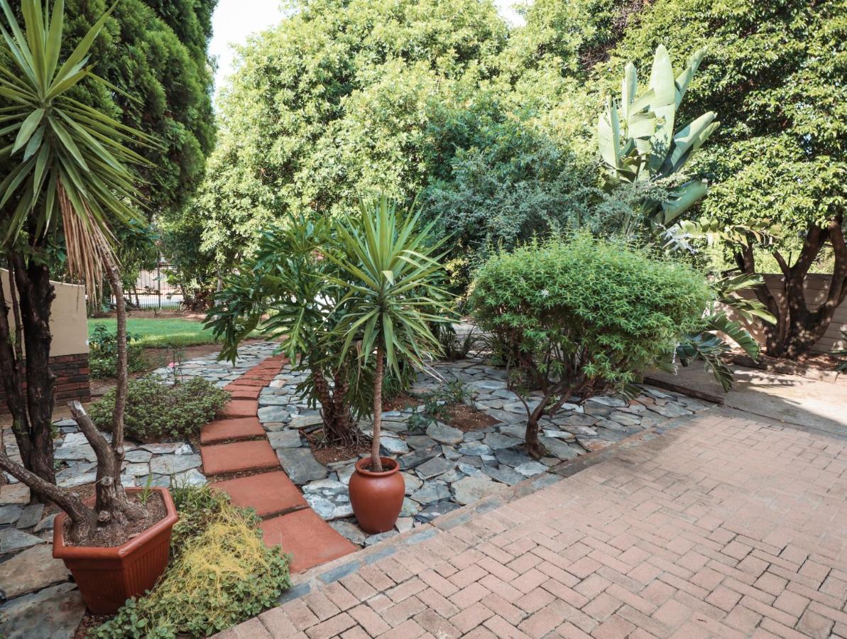 Menlyn Maine: The Exquisite Lunette Pretoria-Noord Esterno foto