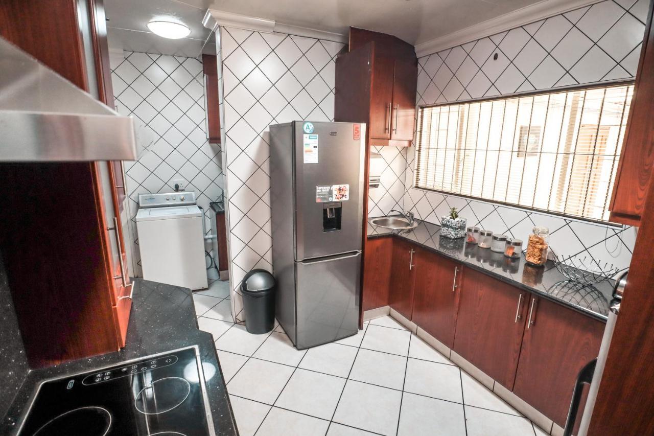 Menlyn Maine: The Exquisite Lunette Pretoria-Noord Esterno foto