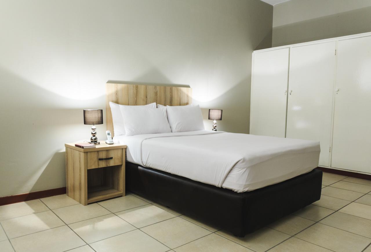 Menlyn Maine: The Exquisite Lunette Pretoria-Noord Esterno foto